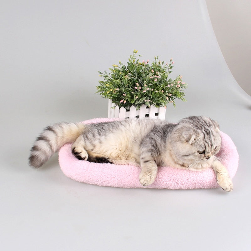 Plushy Pet Bed for Cats and Dogs